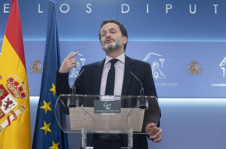 Cs ve «inmoral» que las gasolineras tengan que adelantar el dinero de la rebaja del carburante