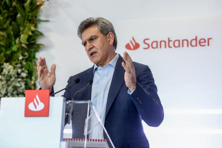 Álvarez espera impactos limitados de la guerra para el grupo, asimétricos por regiones