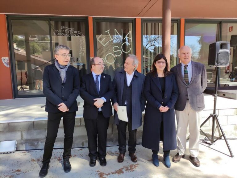 Iceta reivindica la «historia» de Eina en la inauguración del nuevo edificio: «Cambiaron el mundo a través del diseño»
