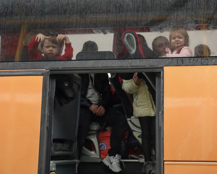 Policías, junto a Mensajeros de la Paz, viajan a la frontera para llevar ayuda y recoger a refugiados