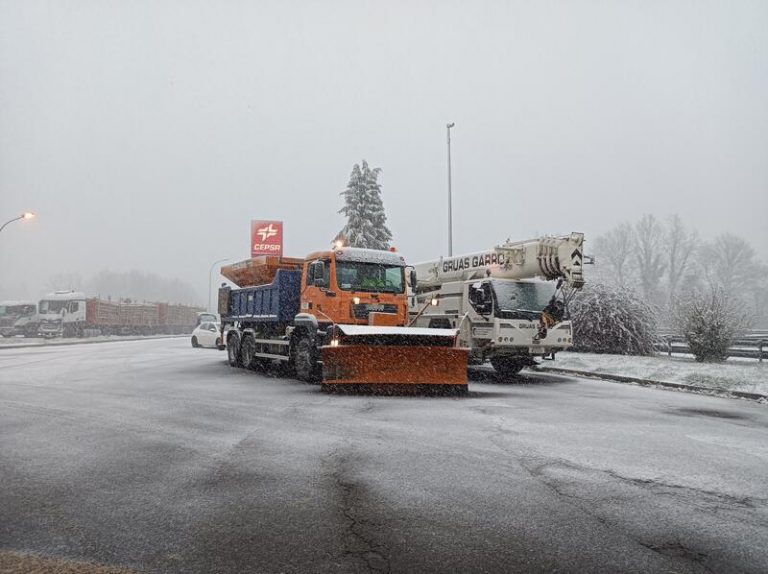 Nieve, viento, frío y olas ponen este sábado en riesgo a ocho CCAA, con temperaturas inferiores para la época