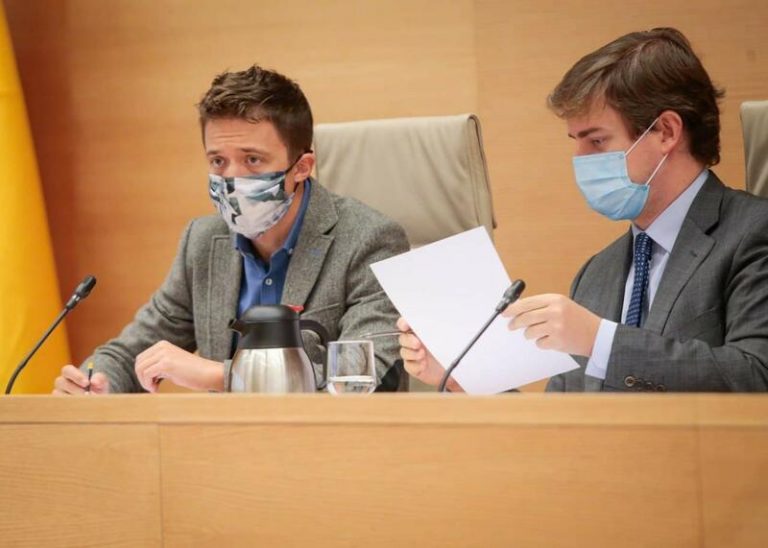 PP, Cs y PNV acusan al Gobierno y sus socios de querer «intervenir» los reguladores