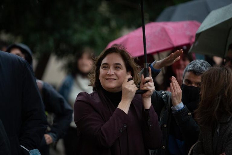 Colau pide a Aragonès la rebaja de la T-Usual «más allá de lo que diga» Puigneró