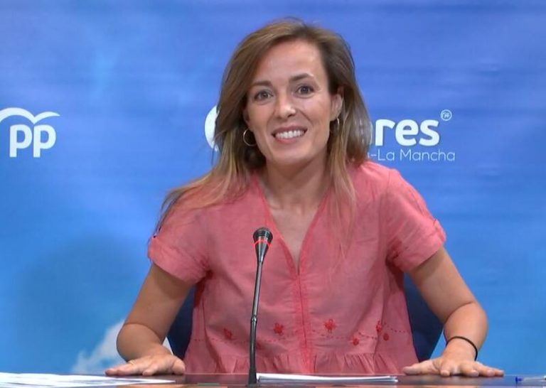Carmen Navarro, agradecida a Feijóo: «Somos el partido que más ha trabajado por aquellos que más lo han necesitado»