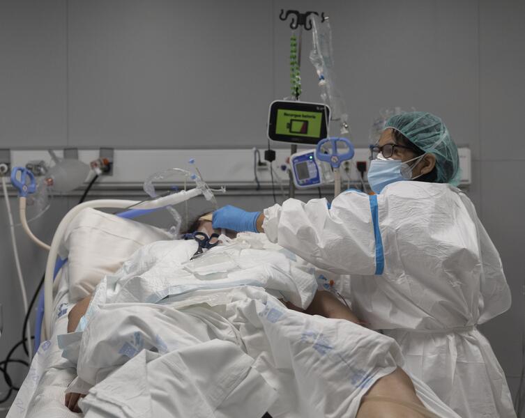 Un estudio advierte de un descenso de dos años en la esperanza de vida en 2021 por el impacto de la Covid-19
