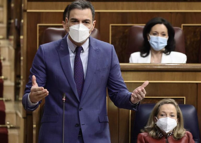Sánchez defiende la unidad del Gobierno y tacha de tránsfuga al diputado expulsado de UPN