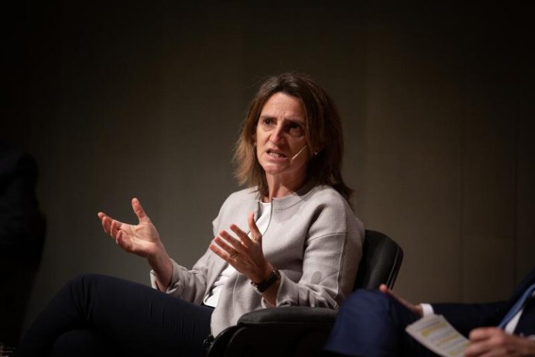 Ribera critica que las eléctricas españolas quieran que fracase el tope al precio del gas