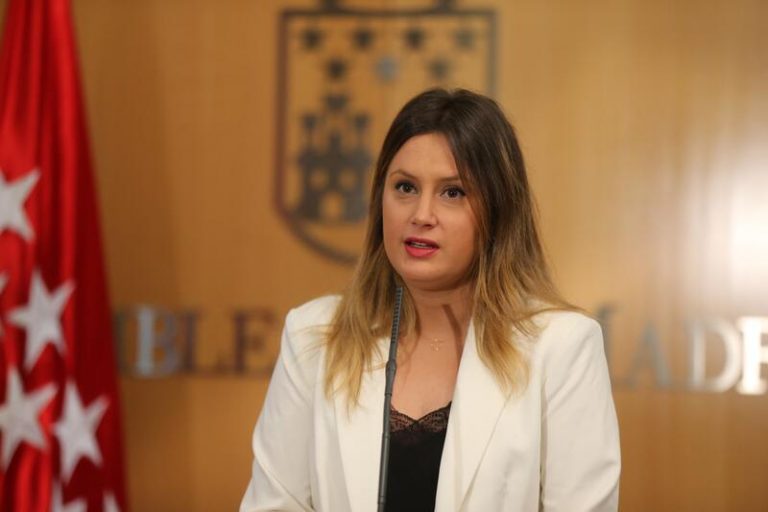 Podemos pide la dimisión de Almeida porque «su entorno se estaba forrando»