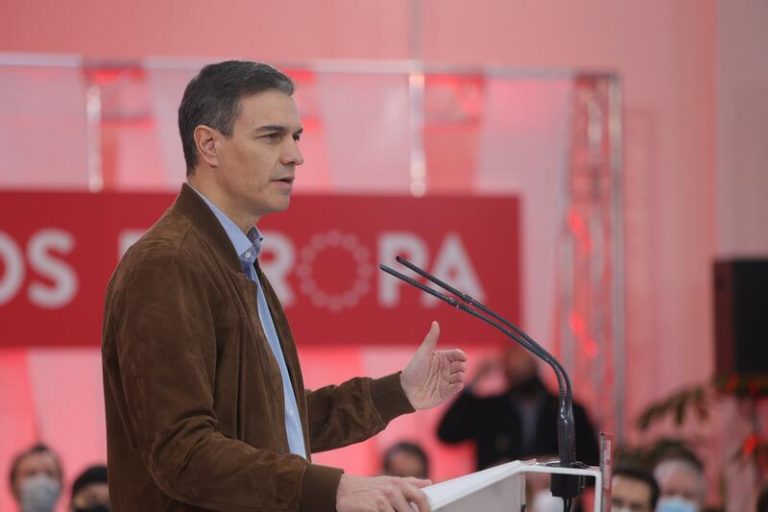 Sánchez celebra los datos que respaldan que la factura de la luz en 2021 fue similar a la de 2018