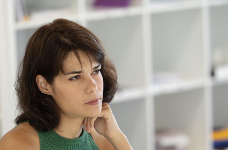 Podemos ve al PSOE como «pilar» para el sostenimiento de la monarquía