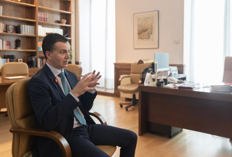 El PSOE admite que «no agrada» ver a Podemos en posiciones contra el Gobierno