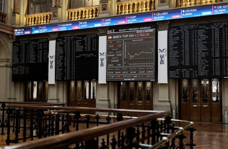 La Bolsa española no abrirá este lunes