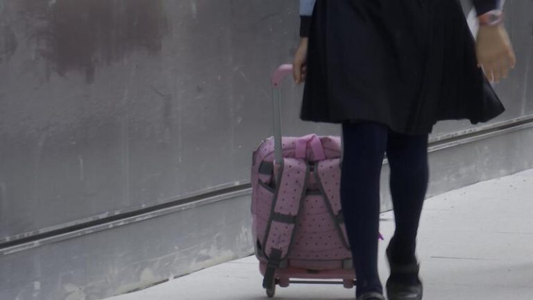 Cataluña retira las mascarillas de las escuelas a partir de este martes