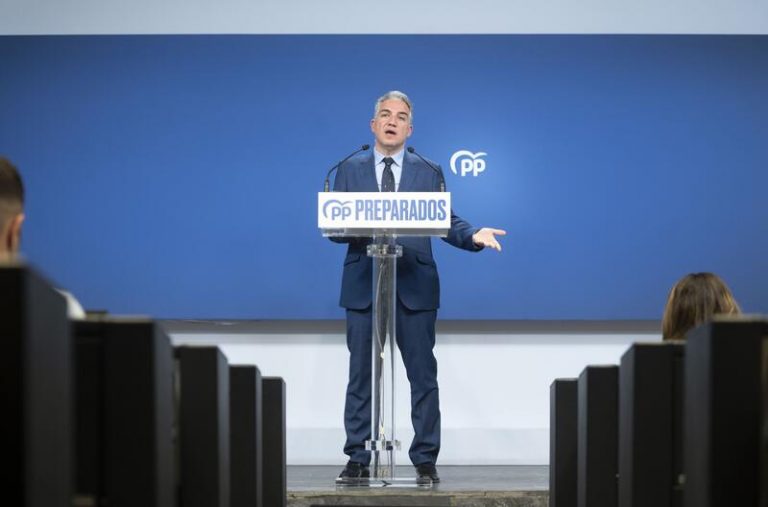 Bendodo, sobre la fecha de las andaluzas: «O antes del verano o después»