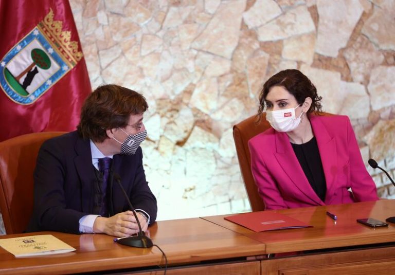 Ayuso, sobre el caso mascarillas: «Pondría la mano en el fuego por Almeida»