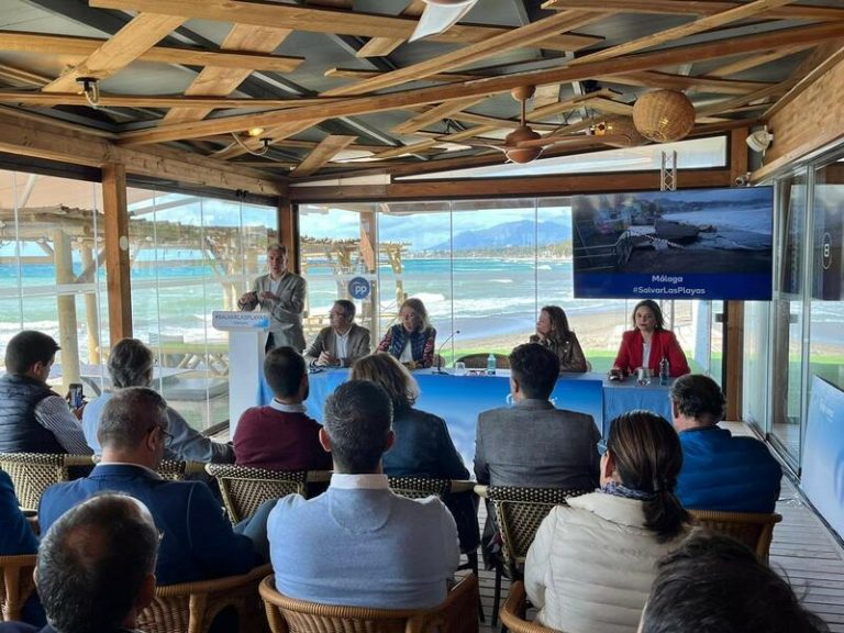 Bendodo advierte que el PSOE «quiere aislar» al PP sin pactos