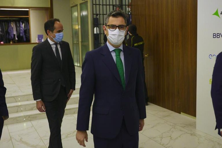 Bolaños se reúne hoy en Barcelona con la Generalitat para «continuar con el diálogo»