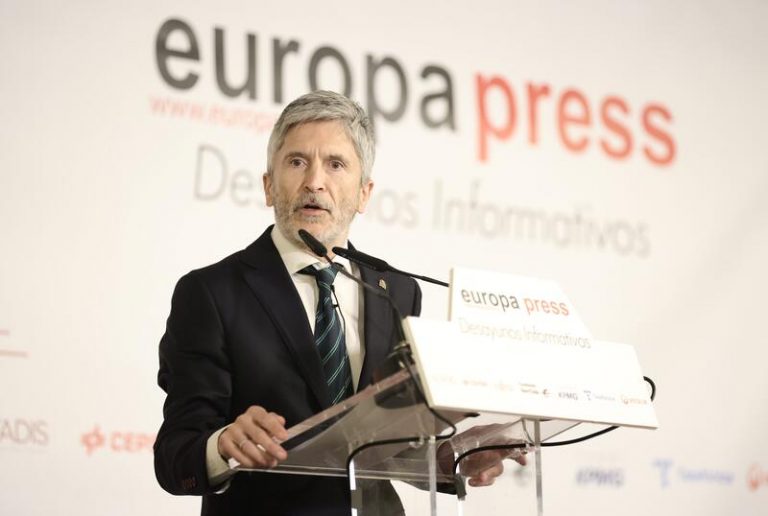 Marlaska demanda al PP que aporte a la «estabilidad institucional»