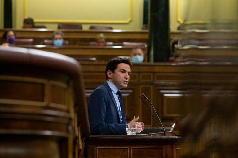 El PSOE pregunta al PP si se cree «más digno» que Bildu para acceder a secretos oficiales
