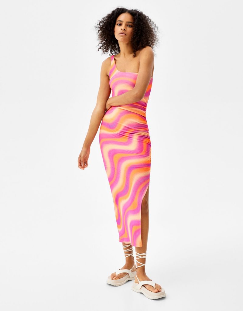 Bershka: 10 básicos llenos de color para esta primavera