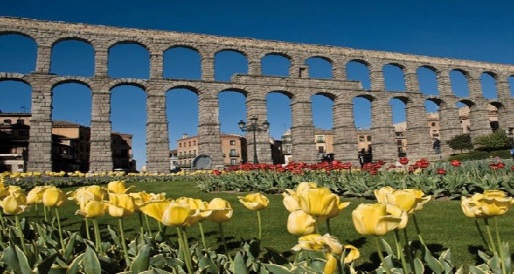 Los Monumentos Más Relevantes De España