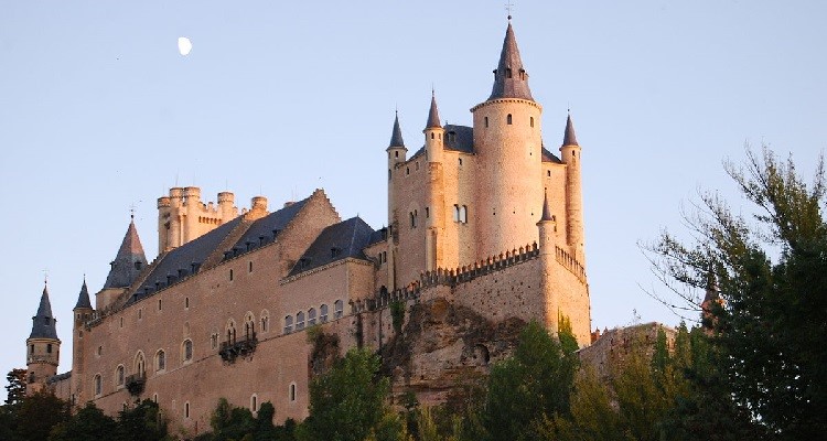 Los Monumentos Más Relevantes De España