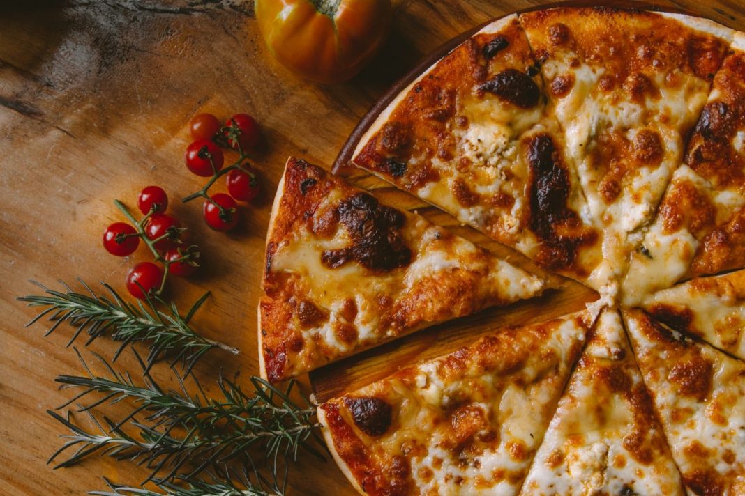 Así puedes preparar una pizza sin usar el horno