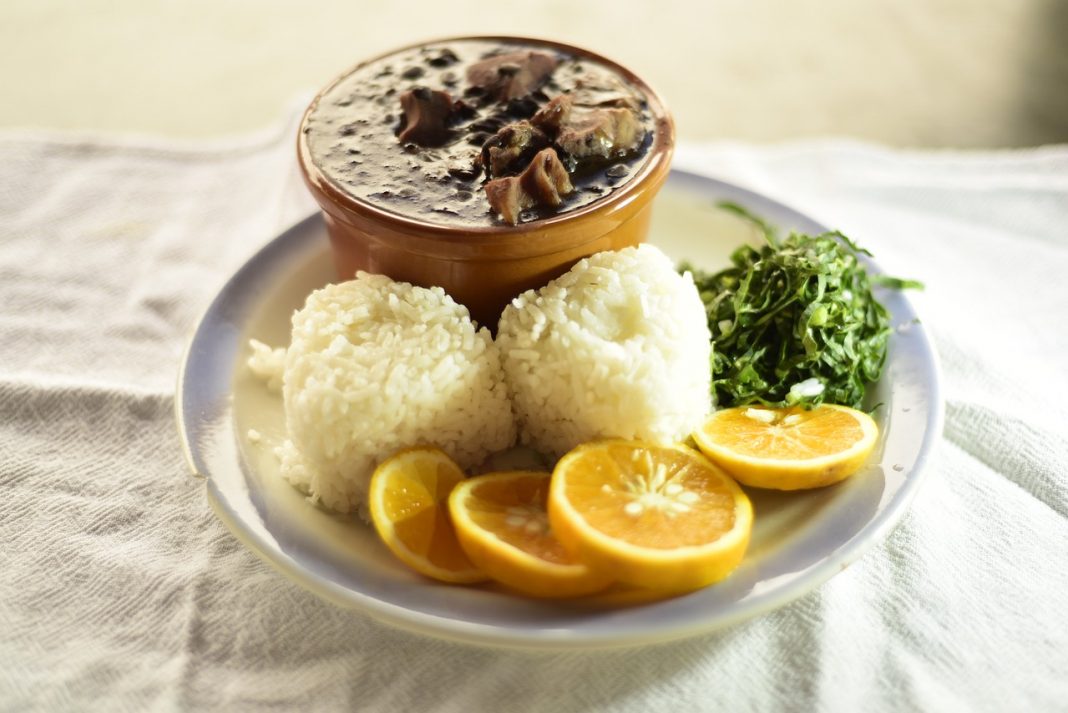 Así se hace la Feijoada, la receta nacional de Brasil