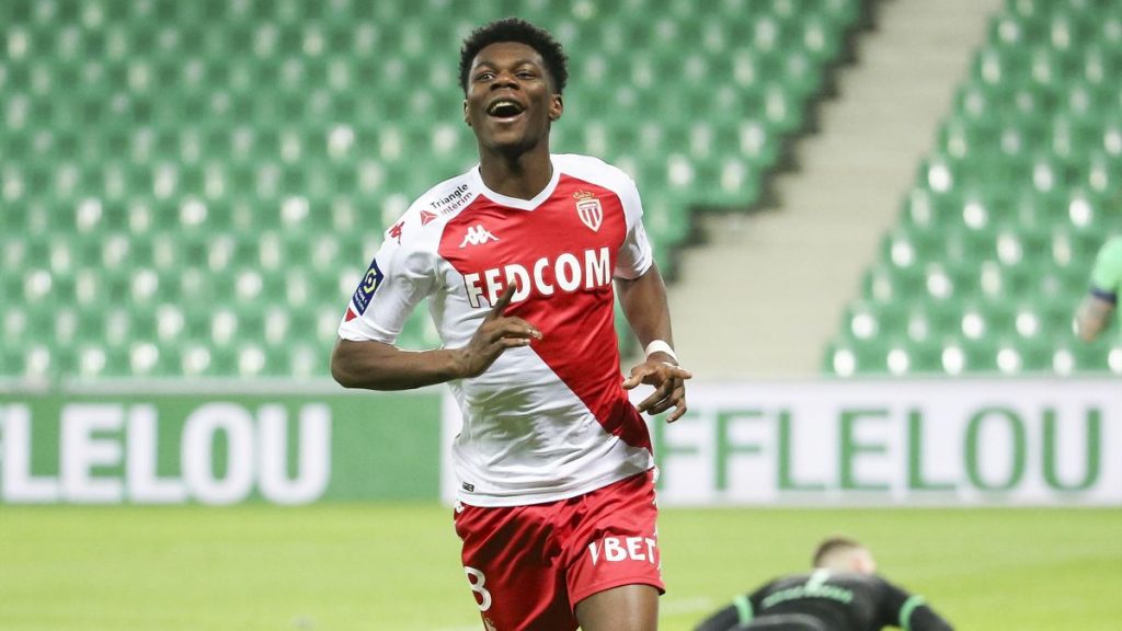 Aurélien, Un Fichaje Estrella
