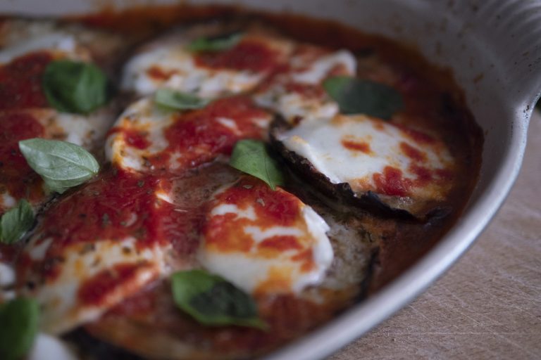 Cómo hacer unas pizzas de berenjena que seduzcan a tu paladar