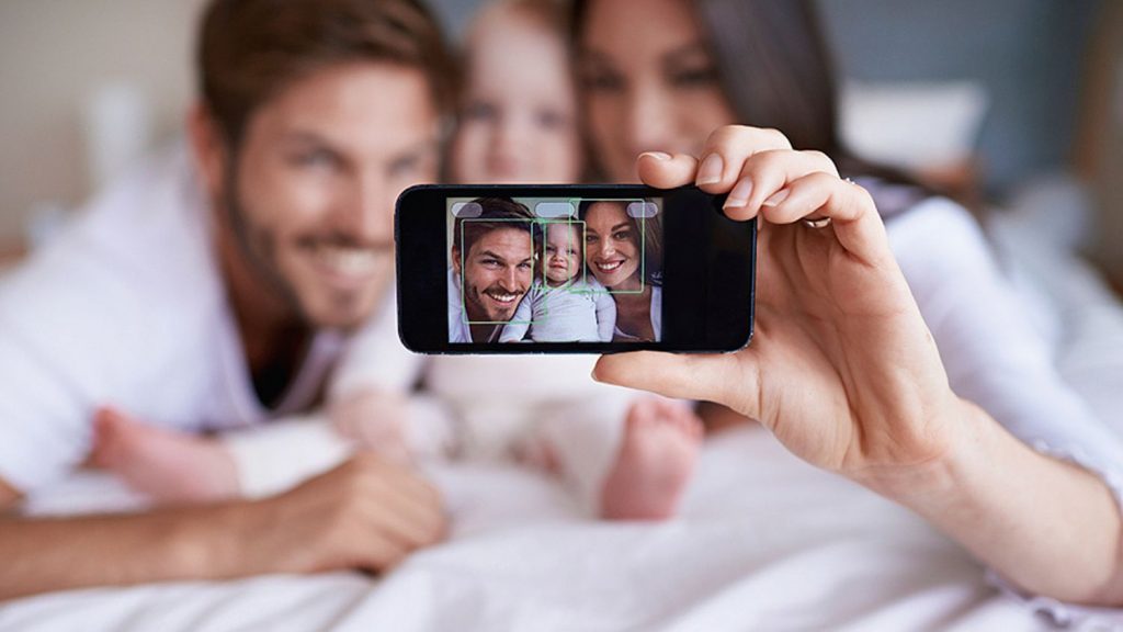 ¿Cuáles Son Los Peligros A Los Que Se Exponen Los Menores Por La Sobreexposición De Los Menores En Videos O Fotografías Por Instagram O Facebook?