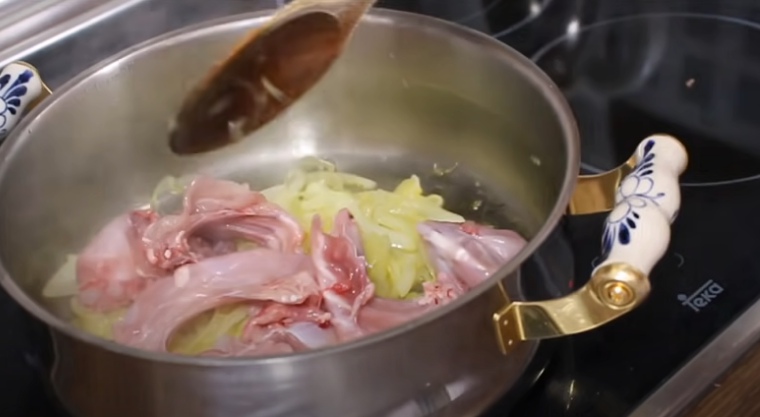Conejo en salsa la receta más vista en YouTube que todo el mundo sigue