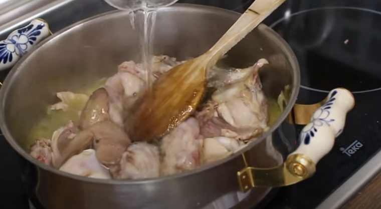 Conejo en salsa la receta más vista en YouTube que todo el mundo sigue