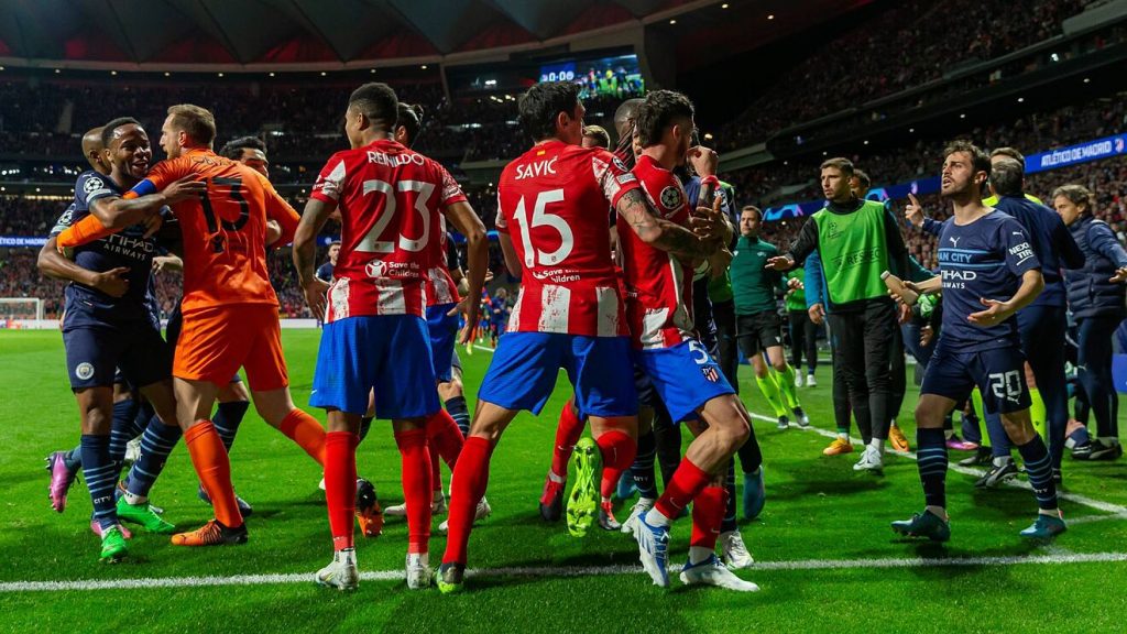 El Club Que Se Ahoga En Sus Propios Vacíos