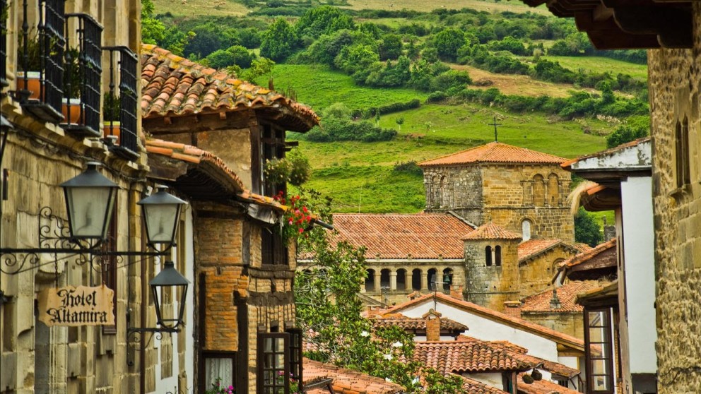 Ese pueblo de España que tiene el panteón griego se ubica en Cantabria