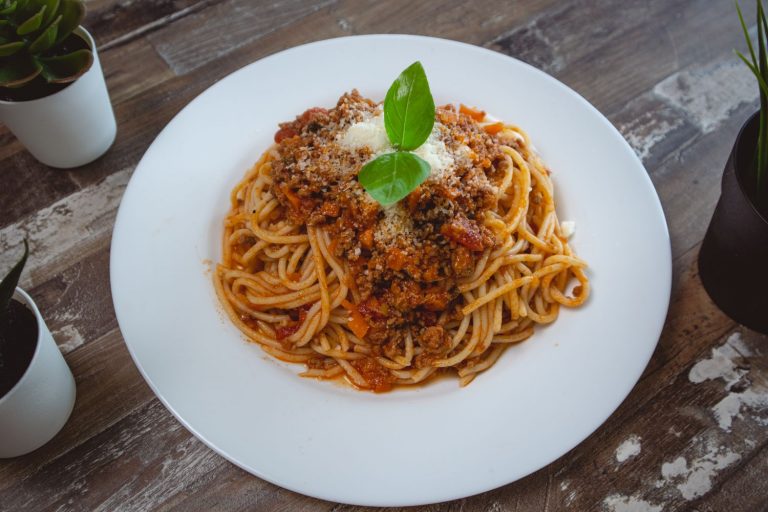 Espaguetis a la boloñesa: la receta italiana que no se parece a la nuestra