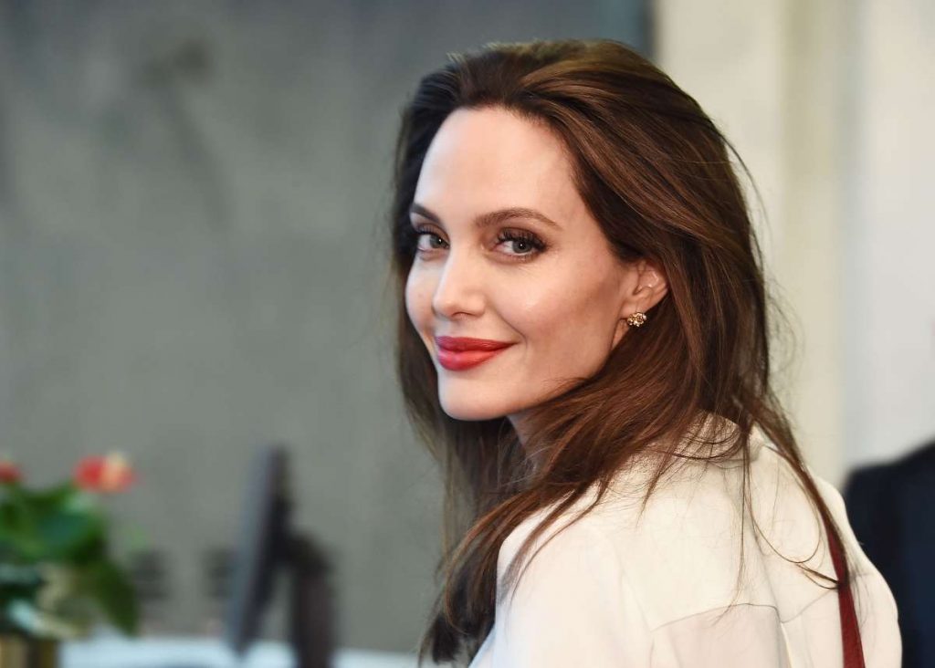 Angelina Jolie Y La Monarquía Francesa