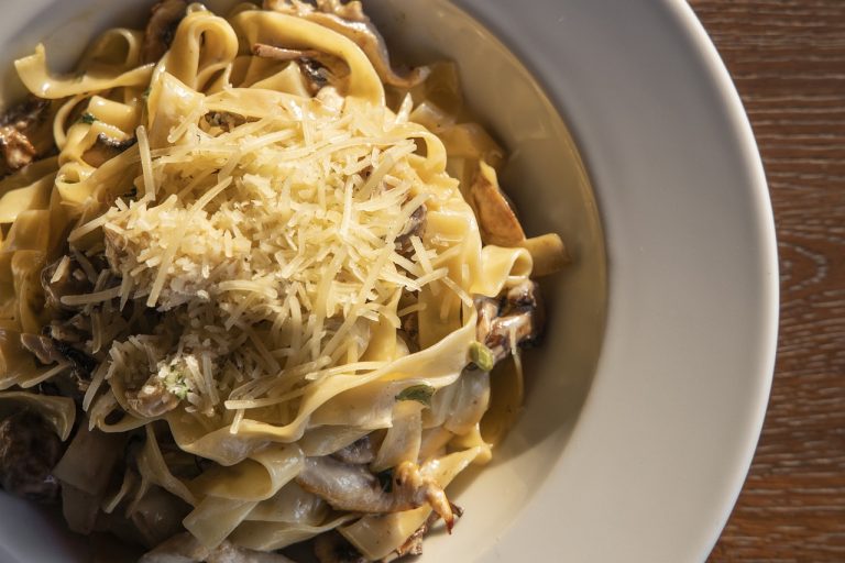 Fetuchini Alfredo: cómo se hace y qué lleva el clásico de los clásicos de la pasta