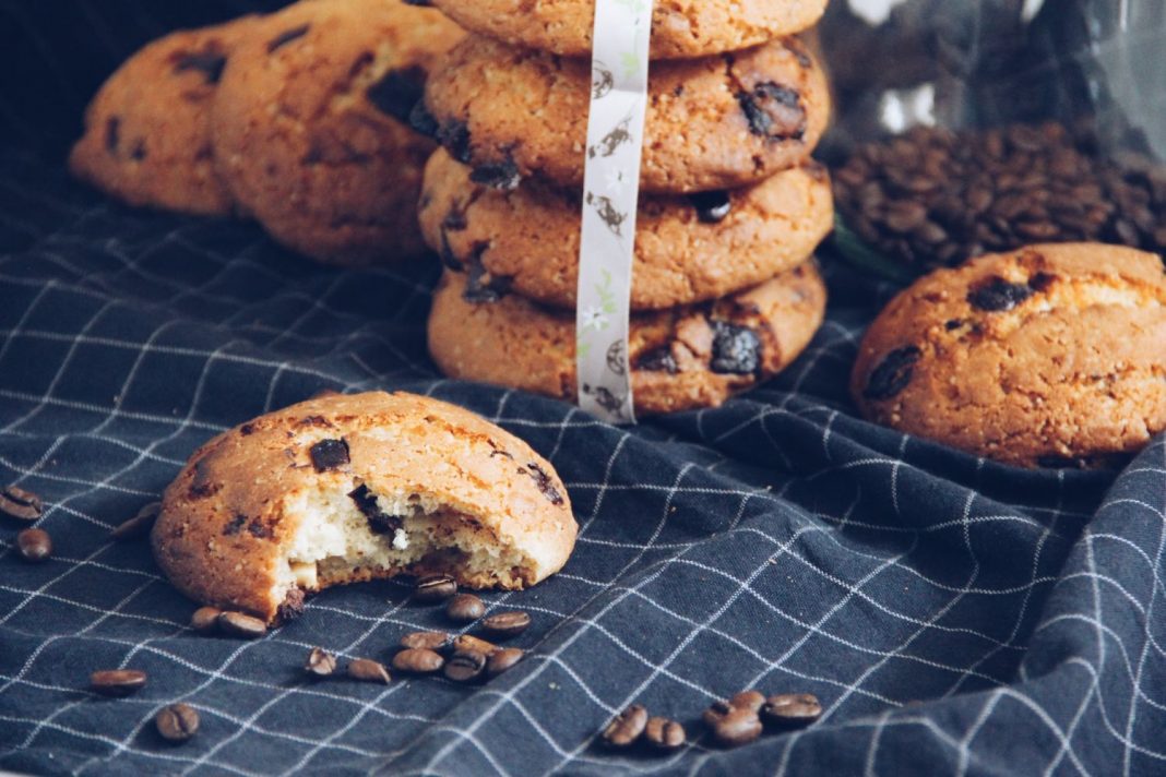 Galletas de chispas de chocolate olvídate del horno con esta receta y hazlas en el microondas