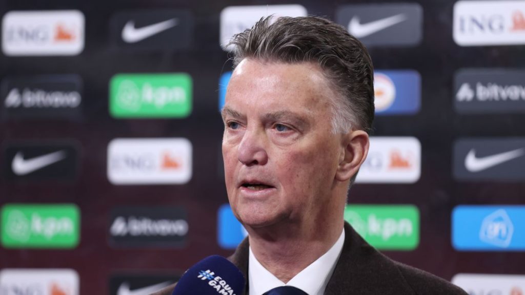 Sería El Sustituto De Louis Van Gaal