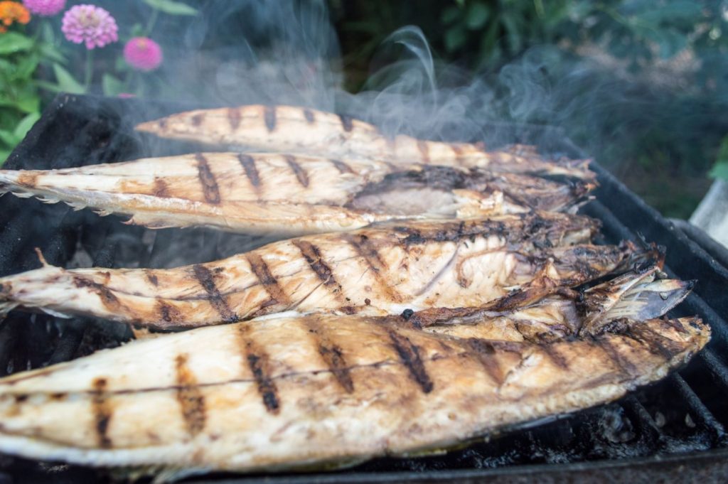 Lubina A La Brasa Así Se Debe Hacer Para Que No Se Queme En La Barbacoa