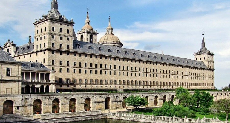 Los Monumentos Más Relevantes De España