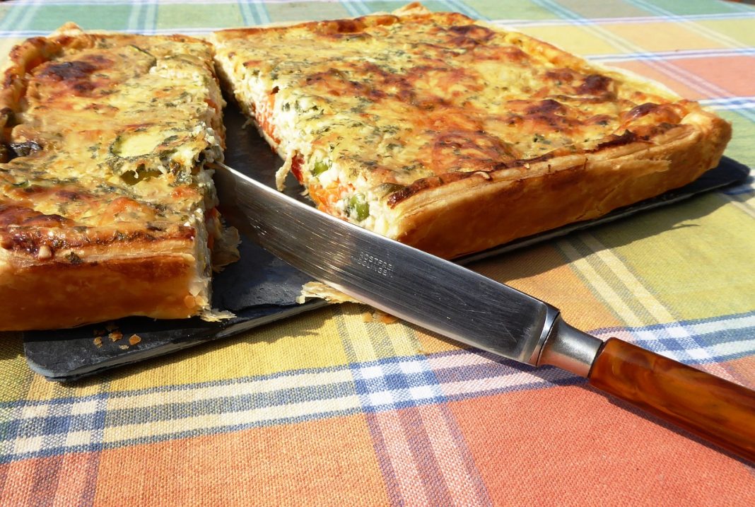 Pastel de puerros el plato de temporada que no puedes dejar de hacer en abril