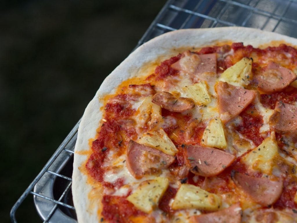 Pizza Hawaiana: Hazla De Cero En Tu Casa Con Esta Simple Receta