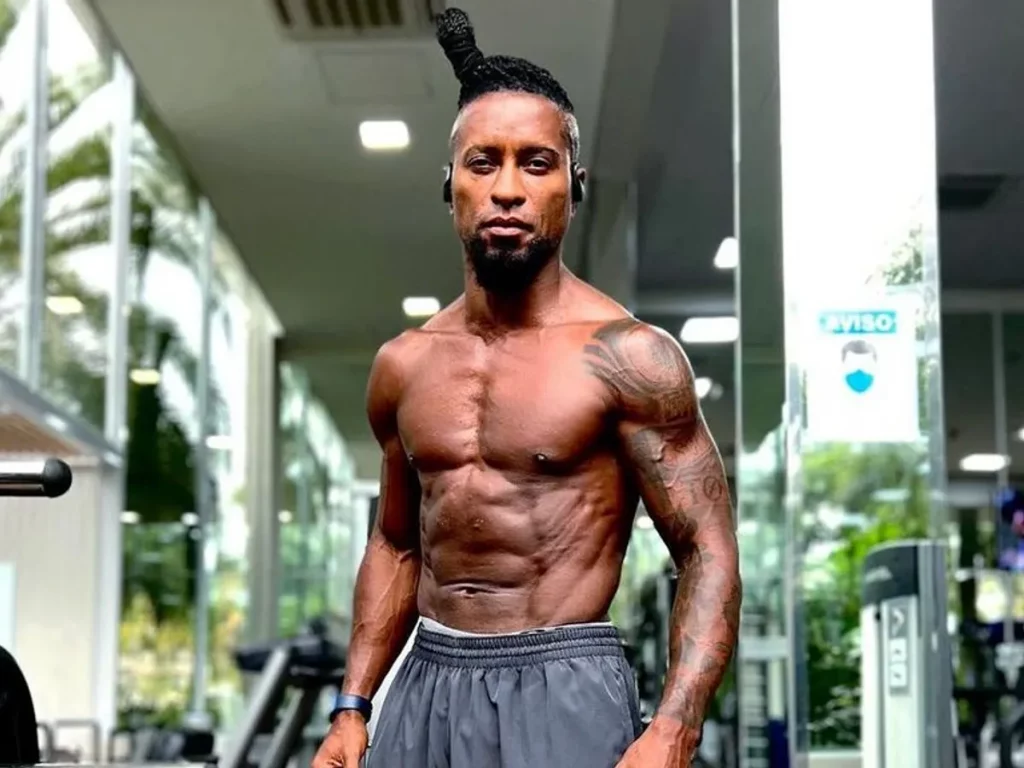 Zé Roberto Es De Los Futbolistas Que Más Músculos Tiene