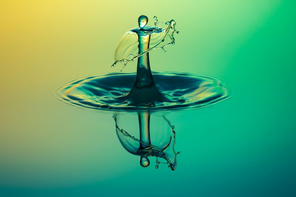 La Ocu Explica Por Qué No Deberías Pedir Una Botella De Agua En Un Bar