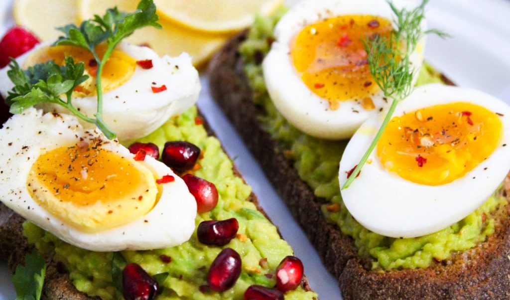 Huevos Rellenos De Atún En 25 Minutos: La Receta Infalible