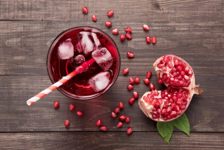 Zumo de granada hecho a partir de frutas de calidad con Baor Products