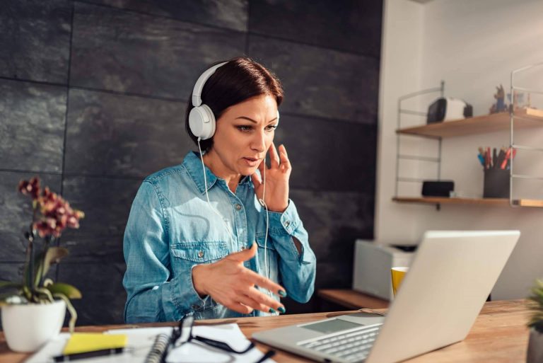 ¿Cómo teletrabajar con mobiliario ergonómico y económico?