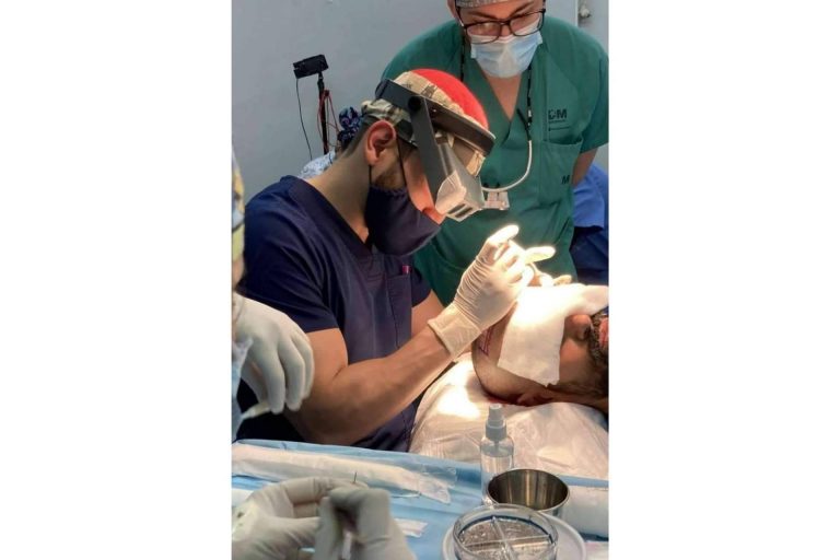 El equipo médico del Dr. Bern invitados como profesores del Máster FEMEL 2022